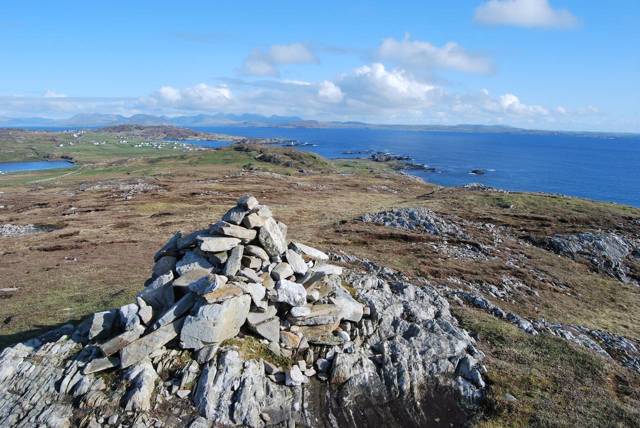 Dolphin Hotel Inishbofin Exterior photo